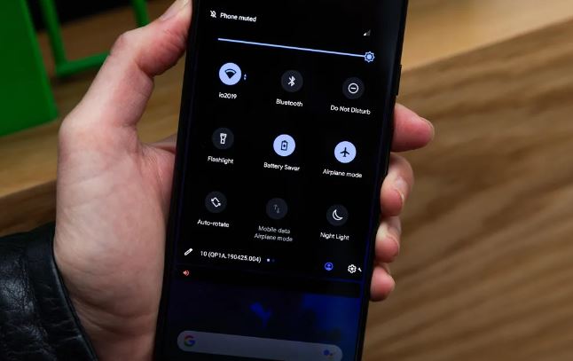 this image shows Android Dark Theme