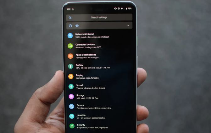 this image shows Android Dark Theme